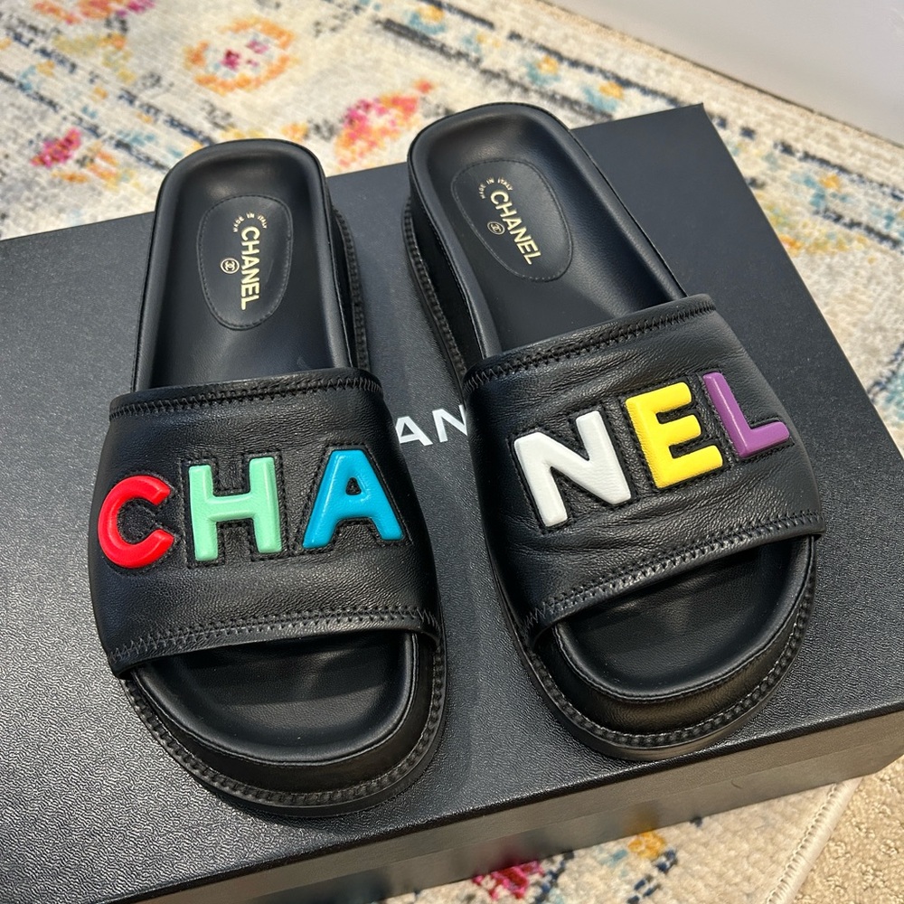 Chanel Lambskin CHA-NEL Sandals - Size 37